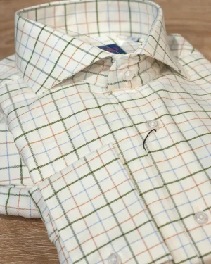 CAMISA VIYELA A CUADROS CON CUELLO CUTAWAY