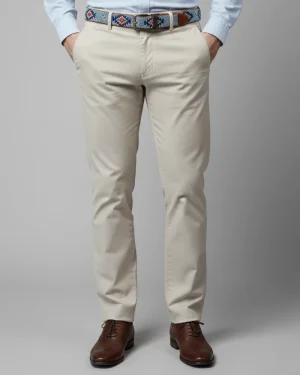 PANTALÓN CHINO COLOR PIEDRA