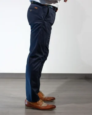 PANTALÓN CHINO COLOR AZUL MARINO